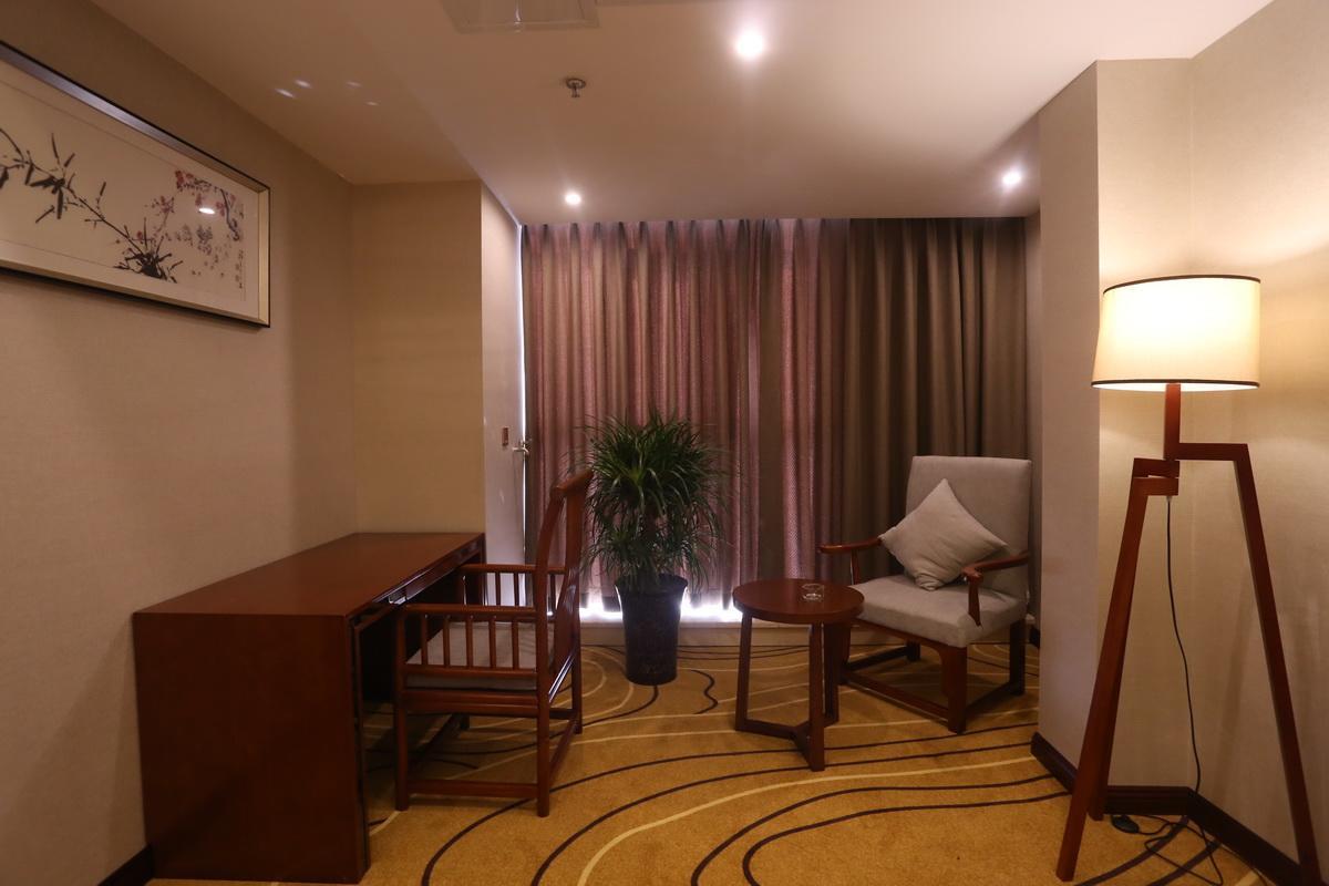Mingshan Hotel Chengdu Esterno foto