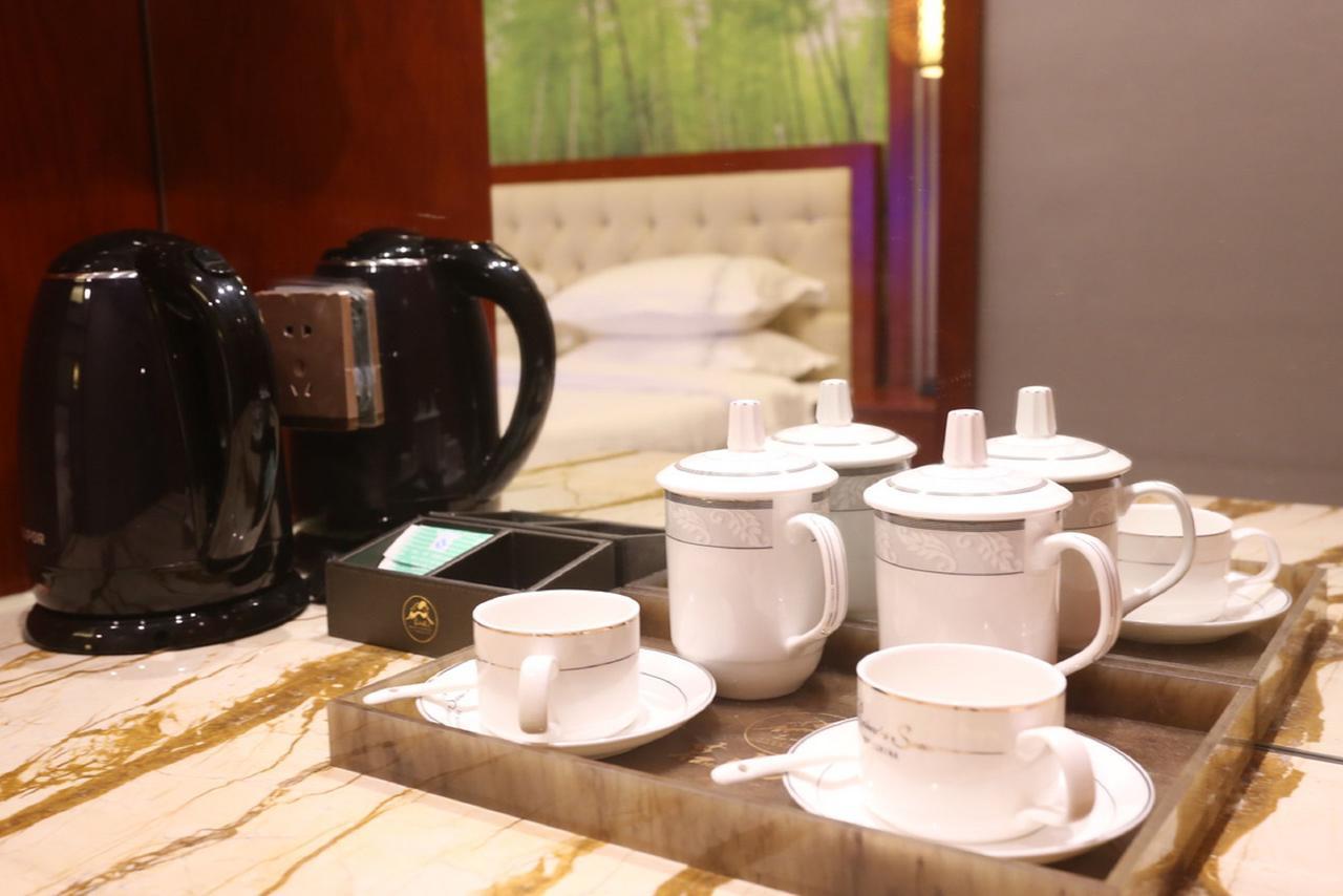 Mingshan Hotel Chengdu Esterno foto