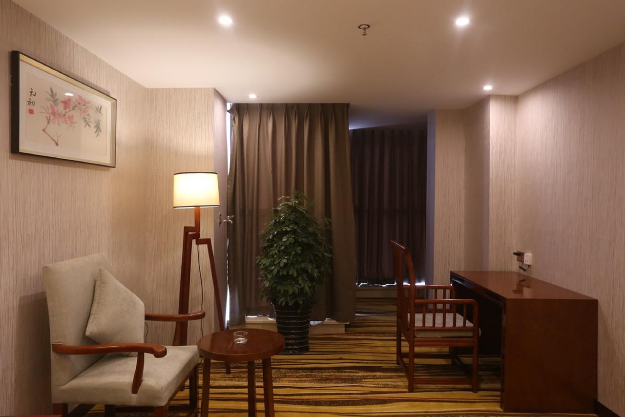 Mingshan Hotel Chengdu Esterno foto