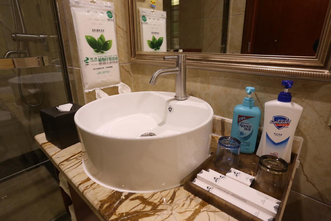 Mingshan Hotel Chengdu Esterno foto