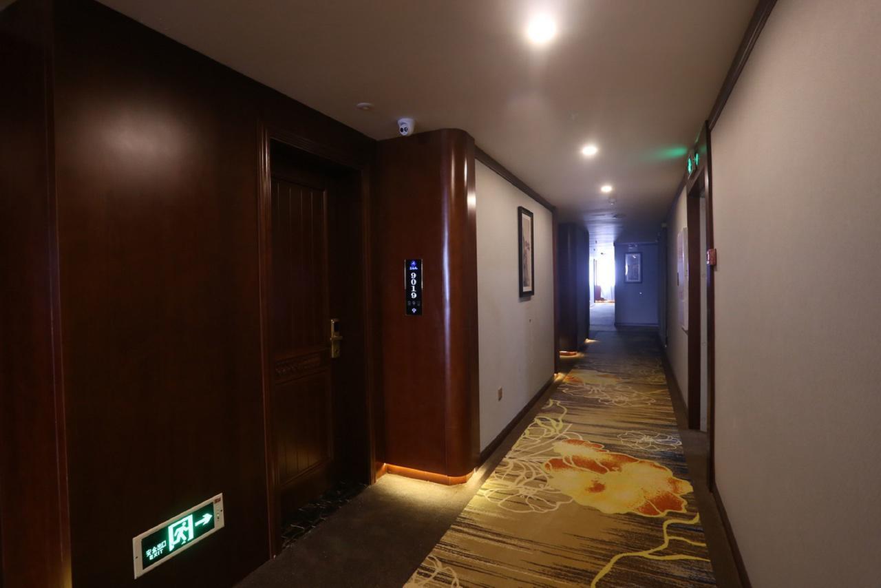 Mingshan Hotel Chengdu Esterno foto