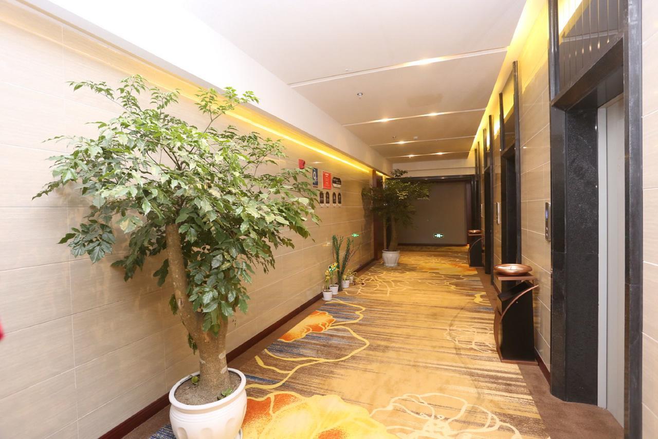 Mingshan Hotel Chengdu Esterno foto